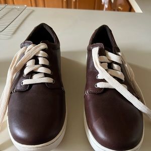 Men’s Brown Leather shoes 9.5 Medium